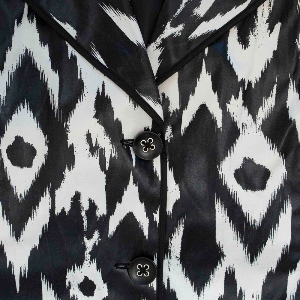 Chico's Lightweight Faux Leather Blazer in Black and White Ikat Print si… - Picture 4 of 8